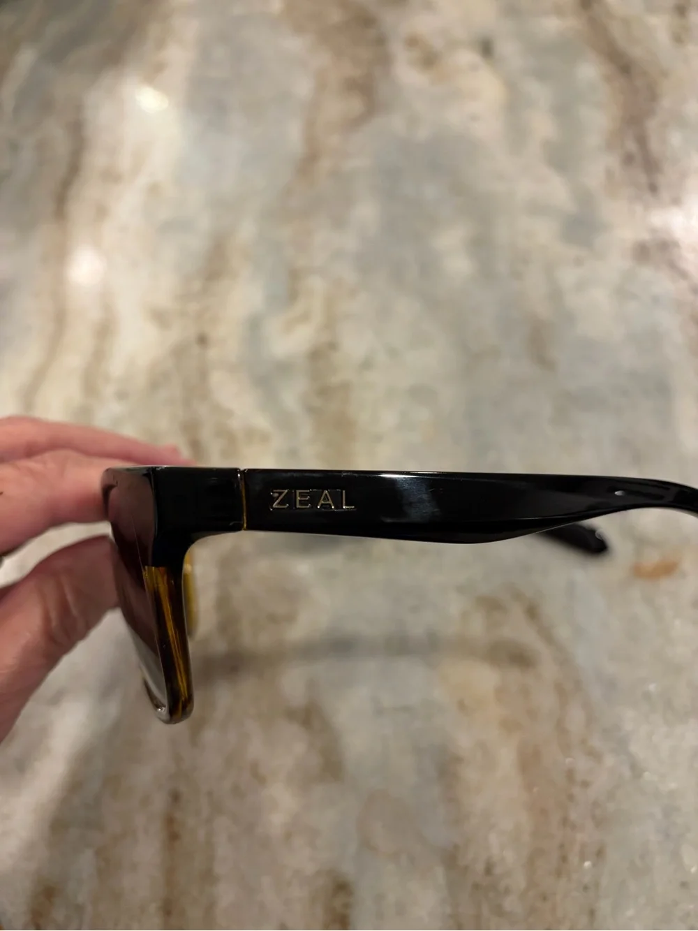 Zeal Tortoiseshell/BlackSunglasses, mod. Windsor, with Case and retainer